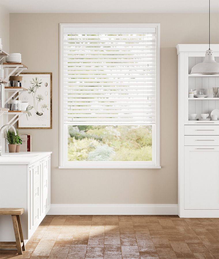 Store vnitien imitation bois lames 50mm blanc textur