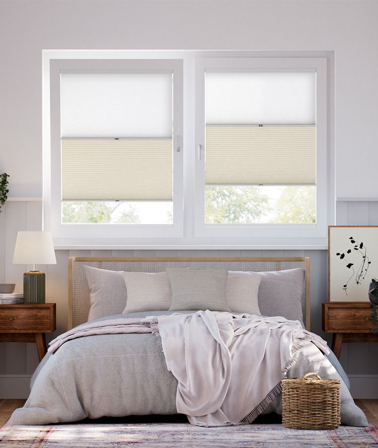 Store pliss� jour nuit adh�sif occultant et tamisant beige lin et blanc