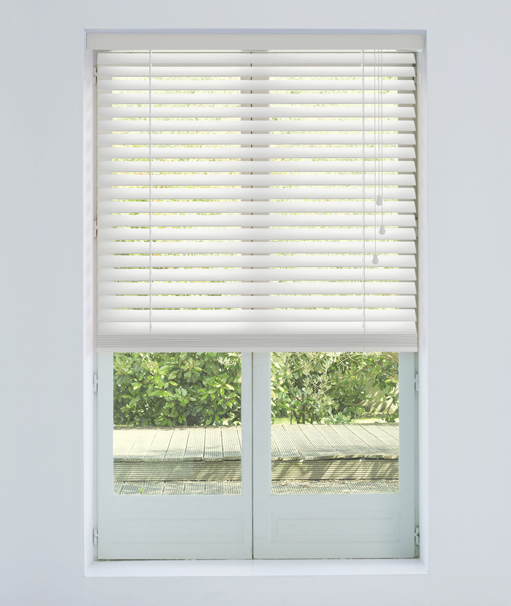 Store Vnitien Bois Lames 50mm Blanc Sur Mesure